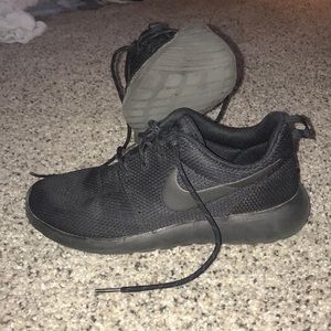 Nike Shoes - Nike roshe run Nike Shoes - Nike roshe run